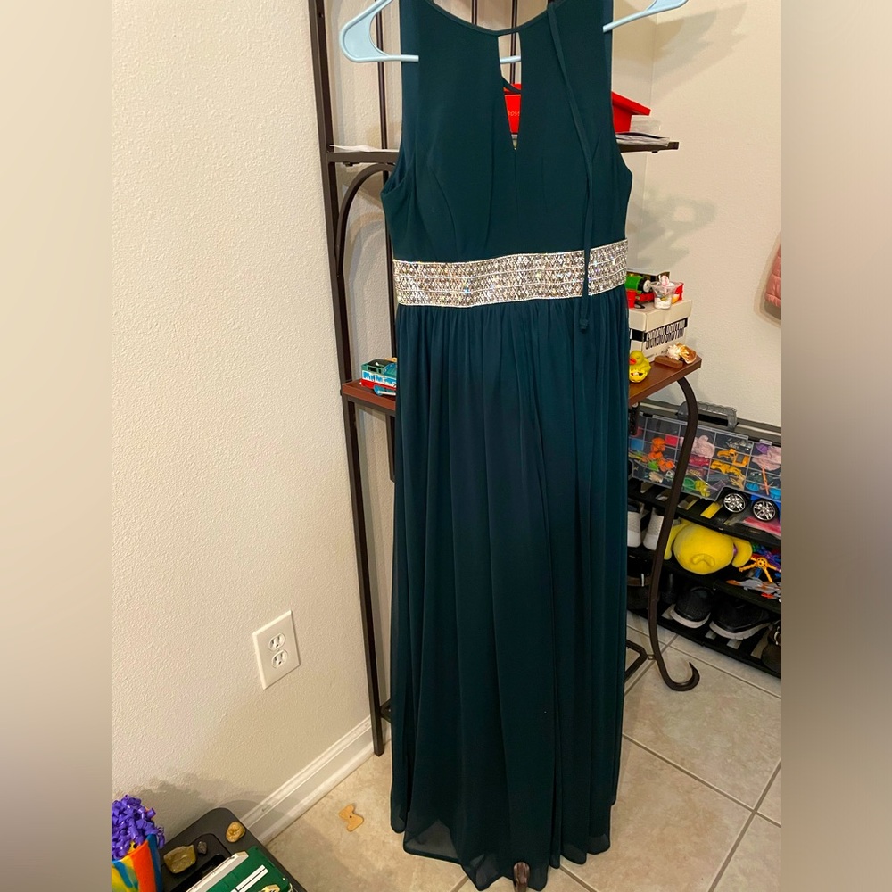 R & M Richards formal gown dress petite size 2p
